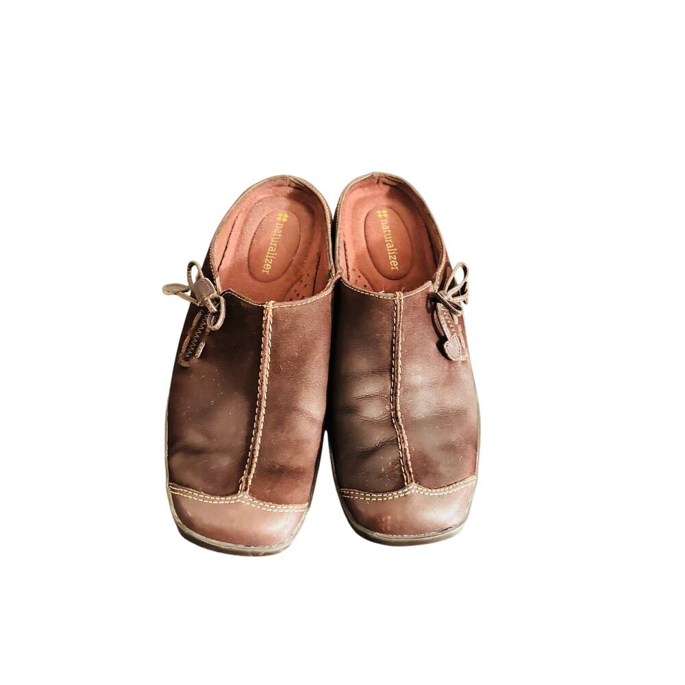 Naturalizer Detail Vintage brown leather slip on mules clogs sz 6